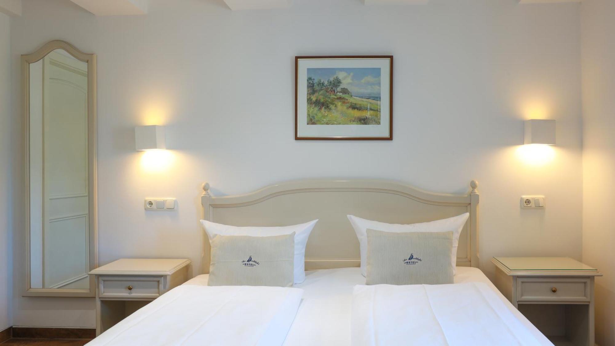 Hotel Am Yachthafen Waren  Dış mekan fotoğraf