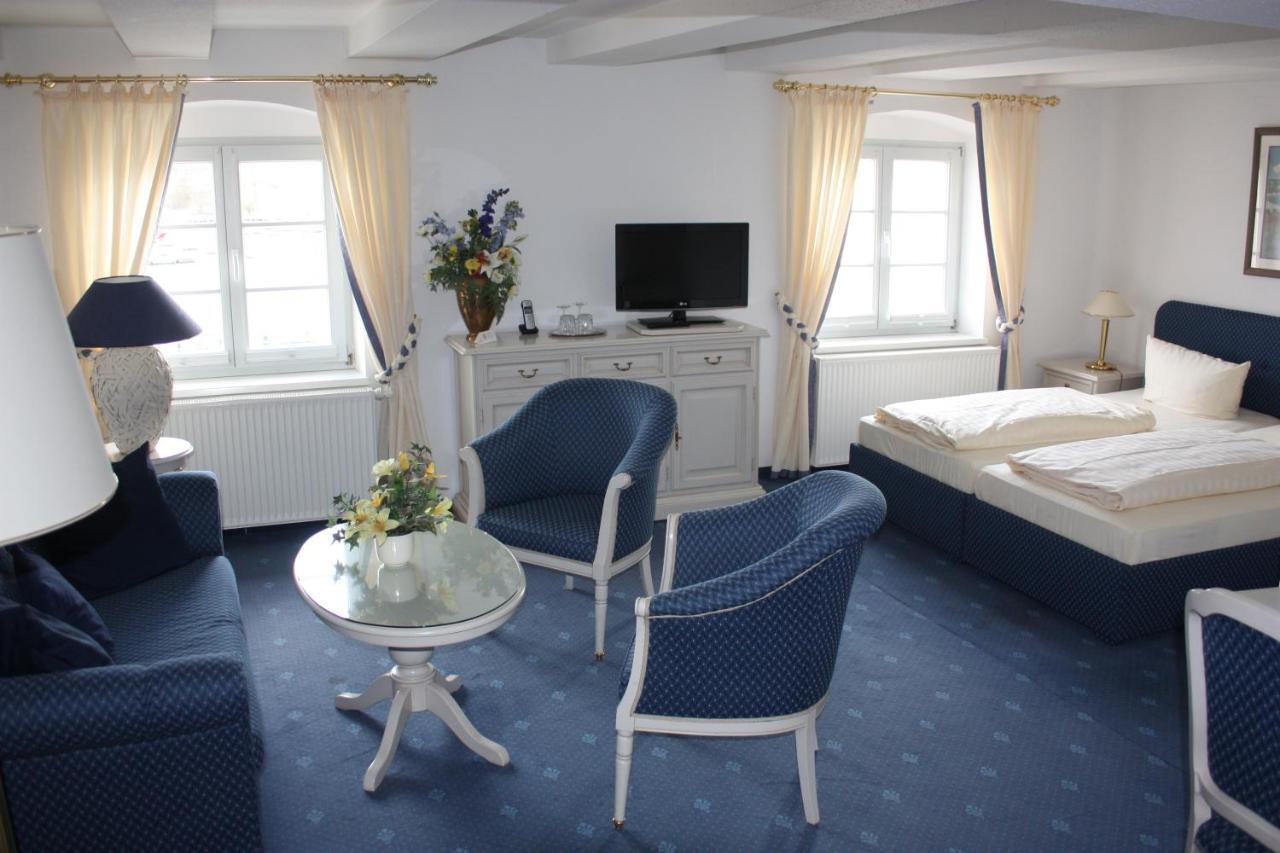 Hotel Am Yachthafen Waren  Oda fotoğraf